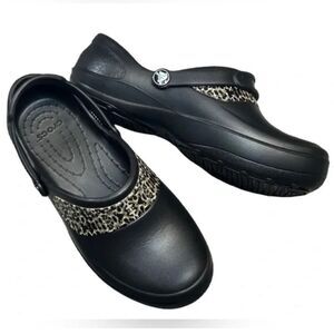 Crocs Women’s Slip On Clogs Closed Toe Size W10